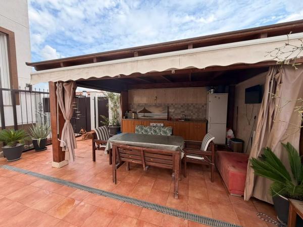 Casa independiente en calle Zamora