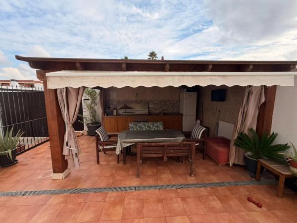 Casa independiente en calle Zamora