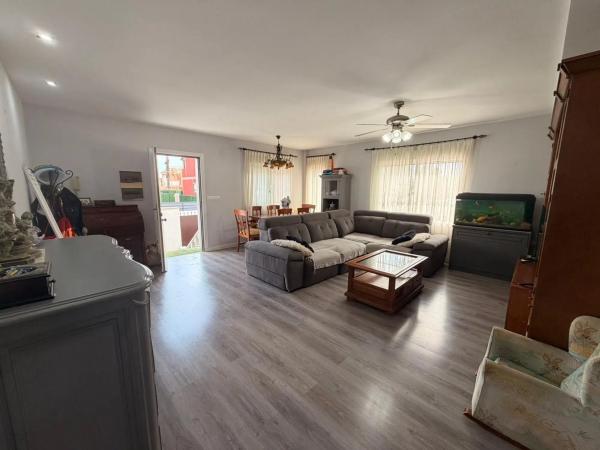 Casa independiente en calle Zamora