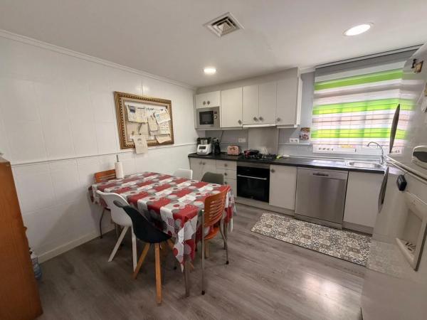 Casa independiente en calle Zamora