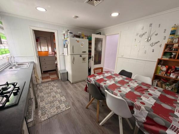 Casa independiente en calle Zamora