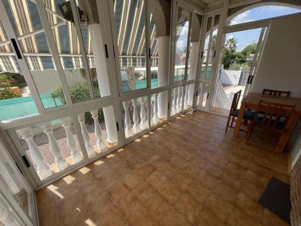 Casa independiente en calle Número 8