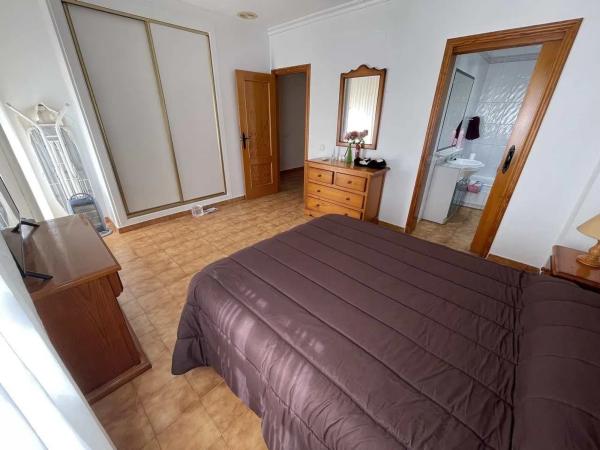 Casa independiente en calle Número 8