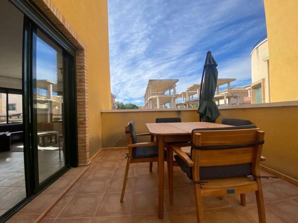 Casa independiente en calle Miguel de Cervantes