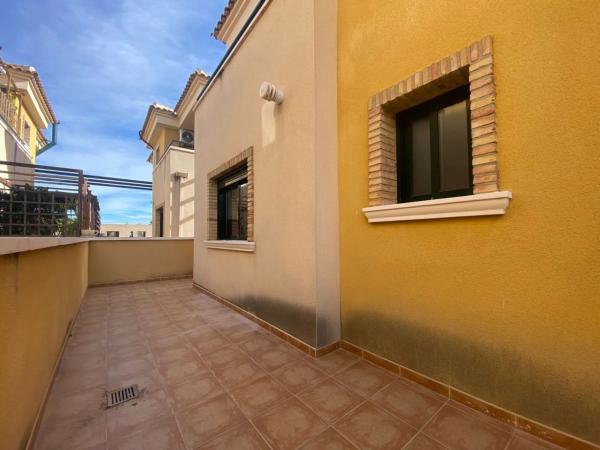 Casa independiente en calle Miguel de Cervantes