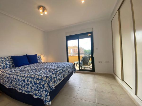 Casa independiente en calle Miguel de Cervantes