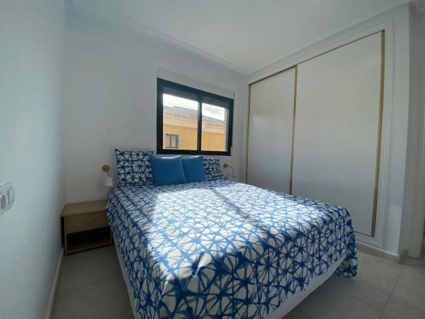 Casa independiente en calle Miguel de Cervantes