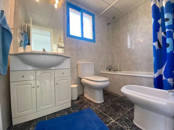 Casa independiente en calle Miguel de Cervantes