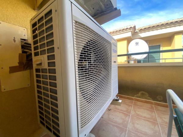 Casa independiente en calle Miguel de Cervantes