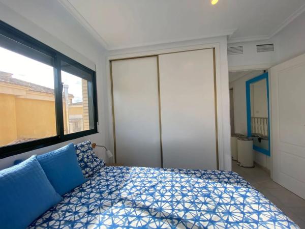 Casa independiente en calle Miguel de Cervantes