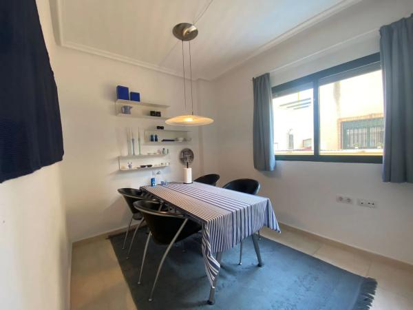 Casa independiente en calle Miguel de Cervantes