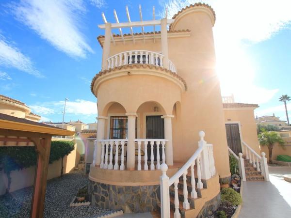 Casa independiente en calle Castellón