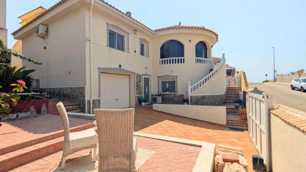 Casa independiente en calle Pablo Picasso