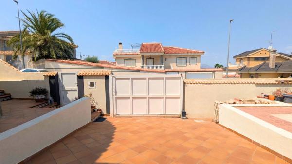 Casa independiente en calle Pablo Picasso