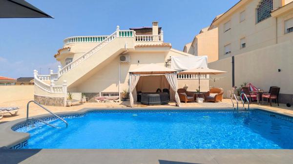 Casa independiente en calle Pablo Picasso