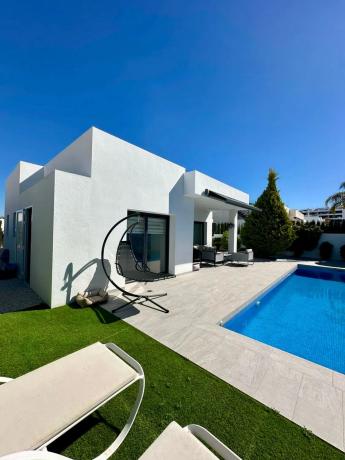 Casa independiente en C. Jacinto Benavente s/n