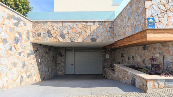 Casa independiente en calle Torrevieja