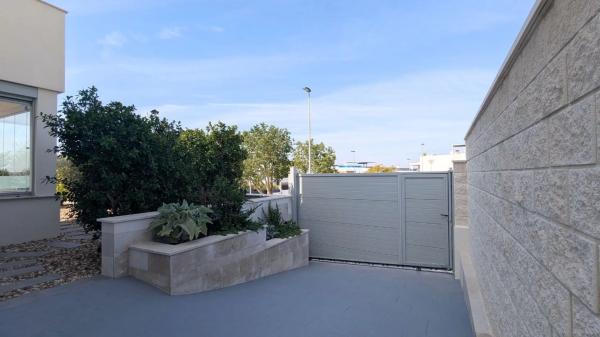 Casa independiente en calle Torrevieja