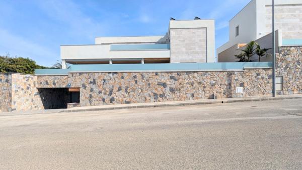 Casa independiente en calle Torrevieja