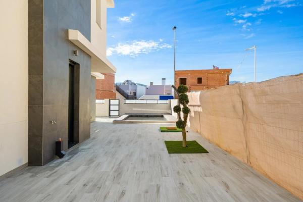 Casa independiente en calle Antonio Orts