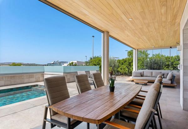 Casa independiente en calle Rafael de León