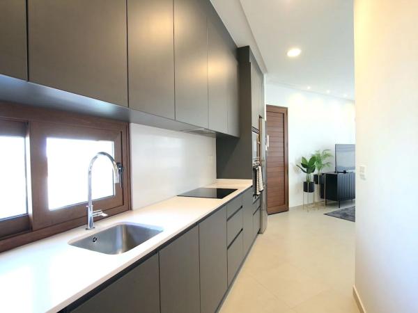 Casa independiente en calle Rafael de León