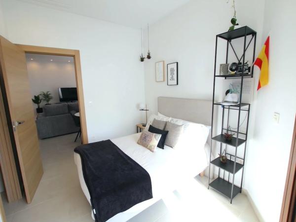 Casa independiente en calle Rafael de León