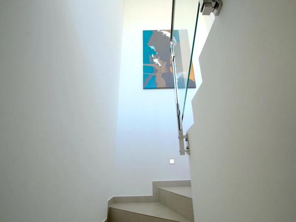 Casa independiente en calle Rafael de León