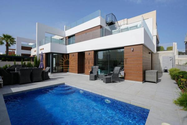 Casa independiente en calle Infanta Elena