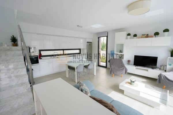 Casa independiente en calle Infanta Elena