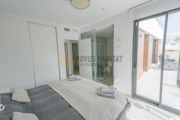 Casa independiente en calle Infanta Elena