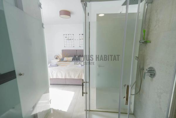 Casa independiente en calle Infanta Elena