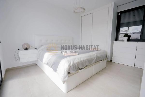 Casa independiente en calle Infanta Elena