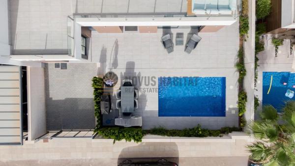 Casa independiente en calle Infanta Elena