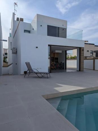 Casa independiente en calle Vicente Aleixandre, 55