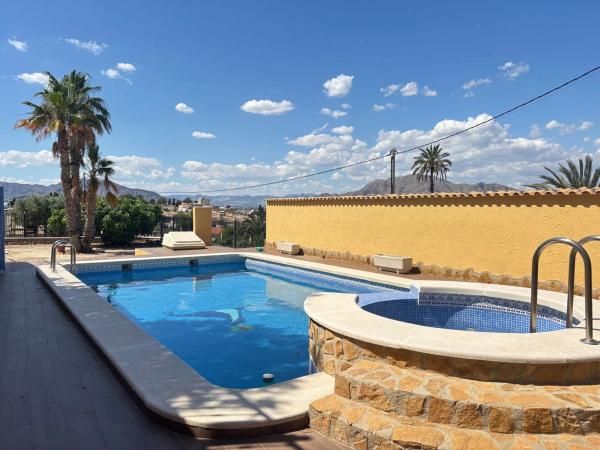 Finca rústica en calle Democracia s/n