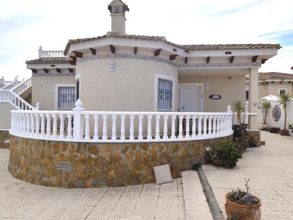 Casa independiente en calle Escocia