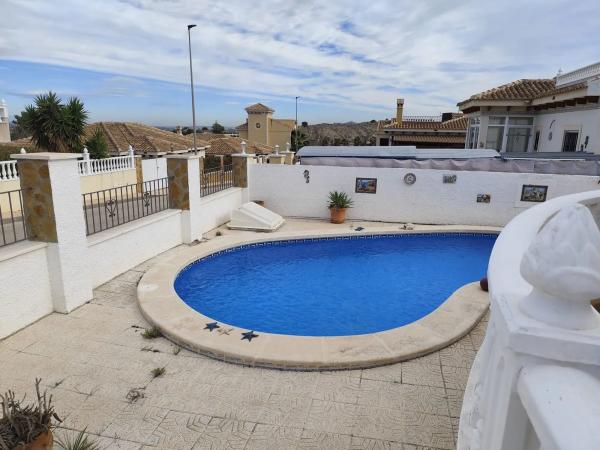 Casa independiente en calle Escocia
