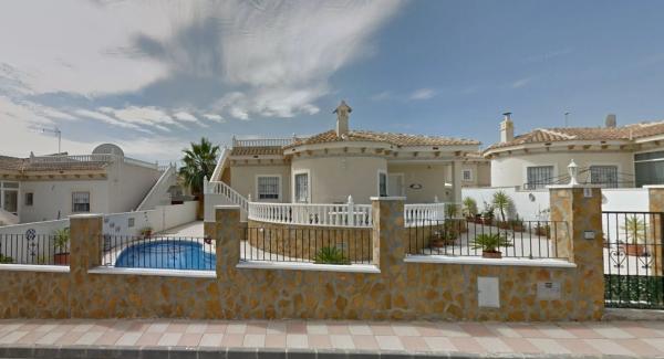 Casa independiente en calle Escocia