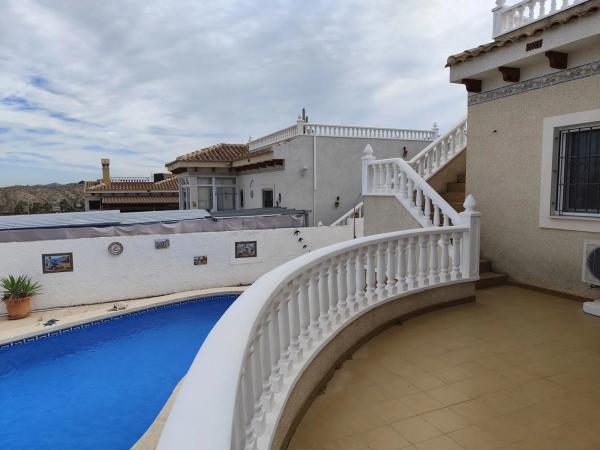 Casa independiente en calle Escocia