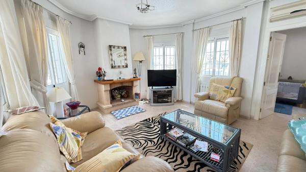 Casa independiente en calle Escocia