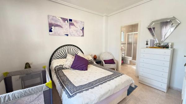 Casa independiente en calle Escocia