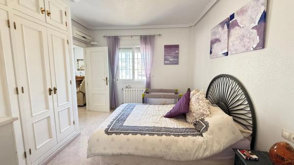 Casa independiente en calle Escocia