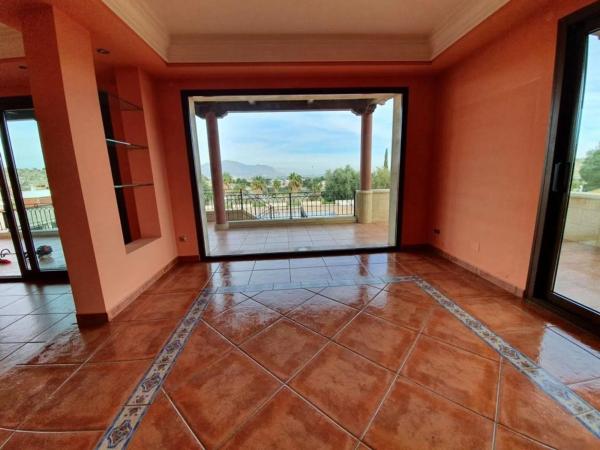 Casa independiente en calle Irlanda