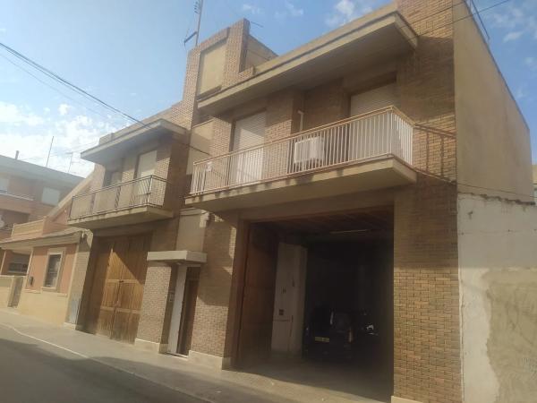 Casa de pueblo en calle Aureliano Díaz, 68