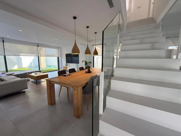 Casa independiente en calle Dinamarca