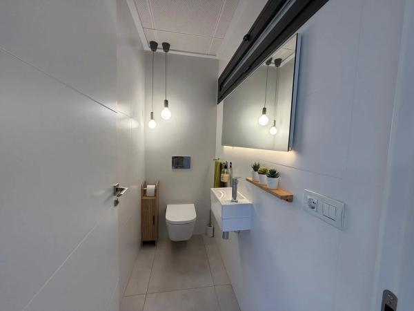 Casa independiente en calle Dinamarca