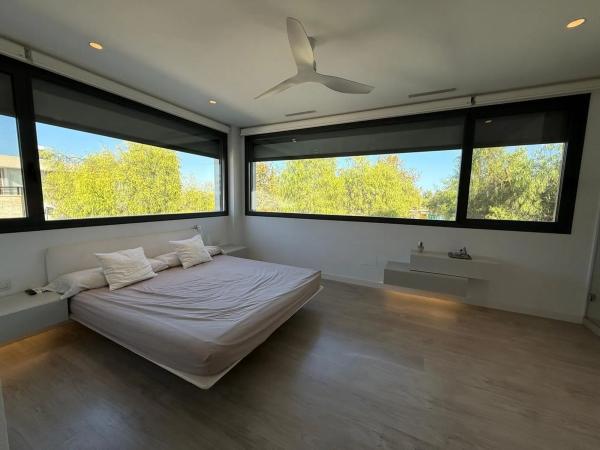 Casa independiente en calle Dinamarca