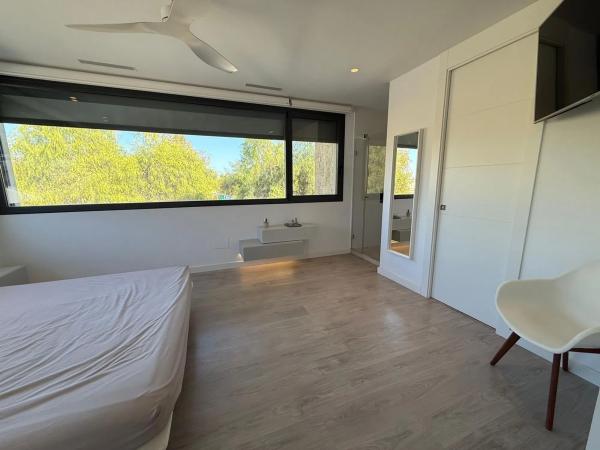 Casa independiente en calle Dinamarca