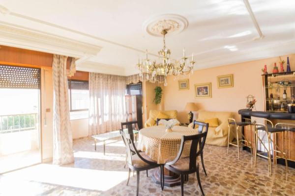 Casa independiente en calle Martín Miró